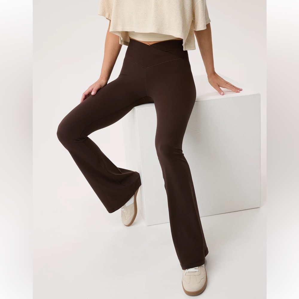 #162. OFFLINE By Aerie Real Me High Waisted Crossover Flare Legging